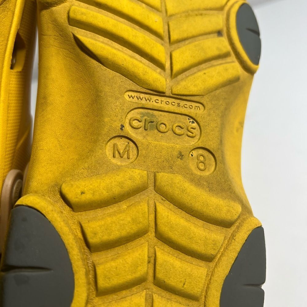 Classic Crocs Comfort With Charms Yellow Size 8 - Picture 5 of 9